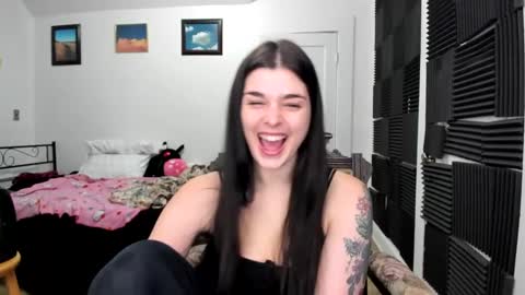 Snapshot of sierrasquirter chatting on February 7, 3:13 am Sierra online show from February 7, 3:13 am