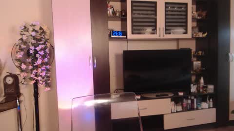 silenaa_sloussen online show from October 10, 5:34 am