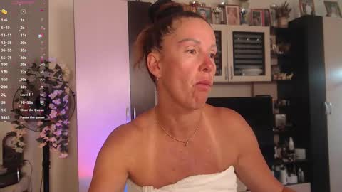 silenaa_sloussen online show from September 29, 4:39 am