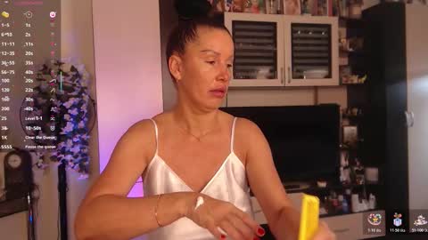 silenaa_sloussen online show from November 7, 6:08 am