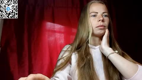 JULIANA online show from May 21, 7:50 am