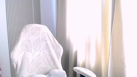silk_ann online show from May 7, 10:08 am