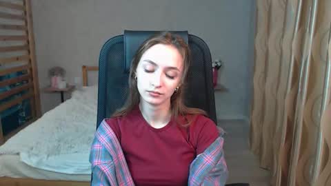 silkymiley online show from September 19, 8:24 am