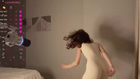 silly___woman online show from March 19, 8:02 pm