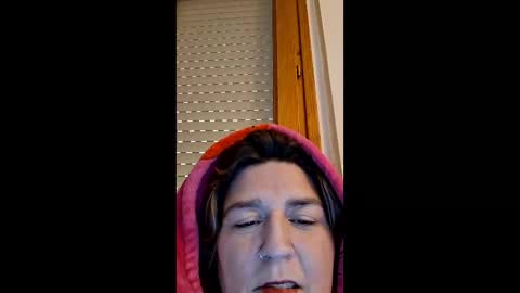 silviahotty online show from November 7, 3:17 pm