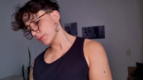 Sim. online show from November 19, 6:19 pm