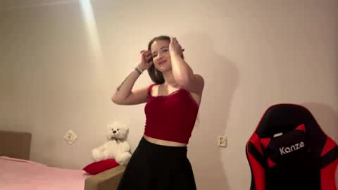 Alice online show from May 26, 2:27 pm