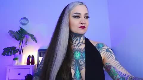 Ms. Sindel online show from September 20, 1:42 pm