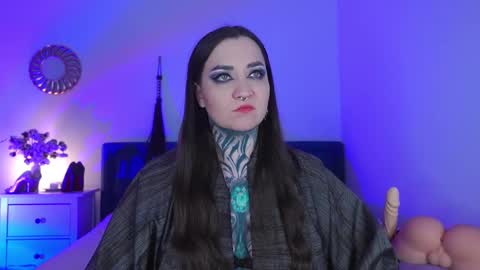 Ms. Sindel online show from February 17, 2:17 pm