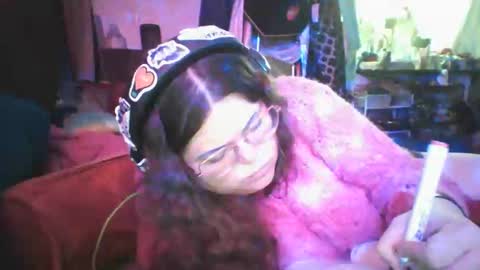 Siofra online show from February 19, 3:39 am
