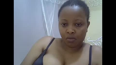 Snapshot of sisibrown97 chatting on February 12, 10:26 pm brown online show from February 12, 10:26 pm