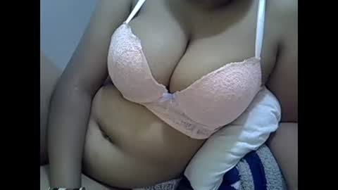 Snapshot of sisibrown97 chatting on February 20, 10:26 pm brown online show from February 20, 10:26 pm