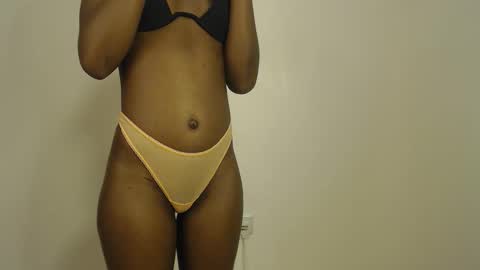 sizzly_ass online show from May 11, 2:45 pm