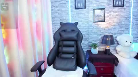 Skarleth online show from May 3, 8:01 pm