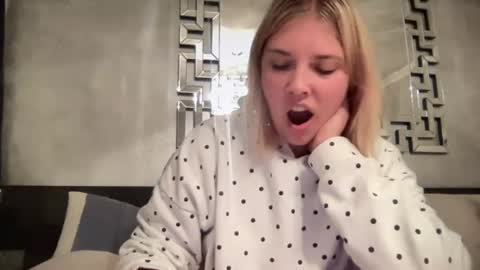 skiimaskabby online show from July 1, 4:56 am