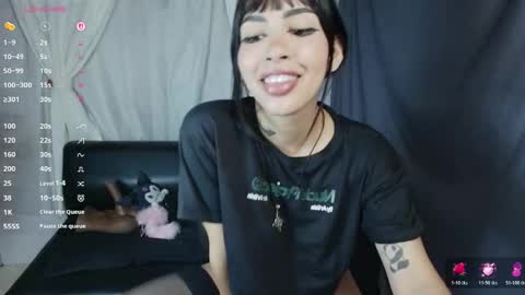 Emily Rojas online show from May 27, 1:57 am