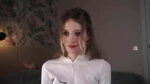 Snapshot of skinny_eve chatting on February 23, 7:01 pm Emily online show from February 23, 7:01 pm