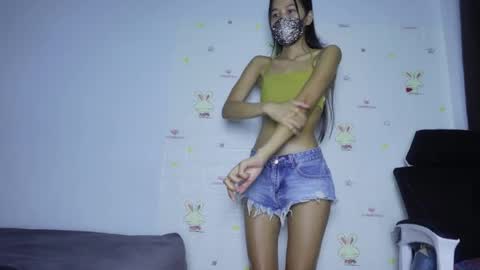 skinnythai4u online show from May 4, 1:59 pm