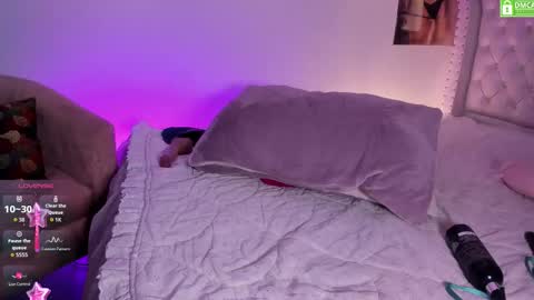 Sky  Independent model WISH LIST   online show from November 11, 3:42 pm