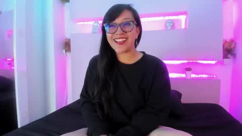 skye_bluee_ online show from September 14, 3:26 am