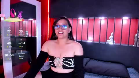 skye_bluee_ online show from September 25, 3:49 am