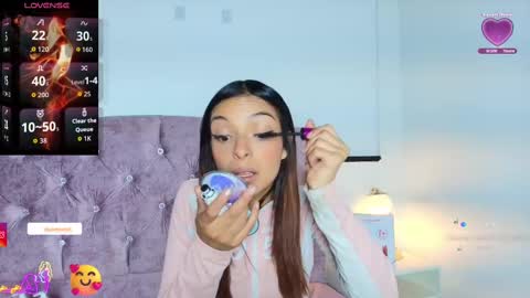 skye moore online show from October 21, 12:09 pm