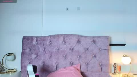 skye moore online show from October 18, 7:26 pm