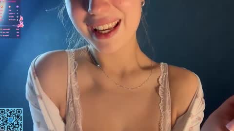 Snapshot of skyeveil chatting on September 26, 9:23 pm Skye online show from September 26, 9:23 pm