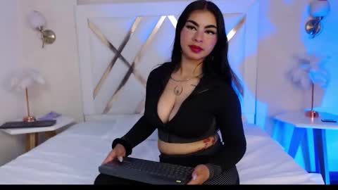 skylarblade online show from September 29, 6:46 pm