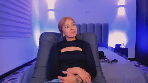 skythompson online show from October 3, 6:07 am