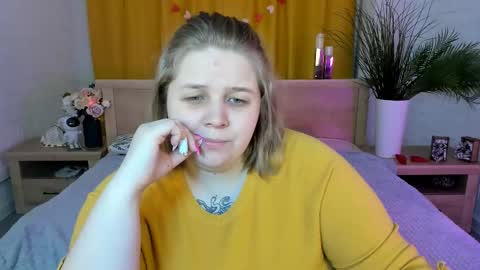 Snapshot of sladadeew chatting on March 12, 5:13 am Slada Deew online show from March 12, 5:13 am