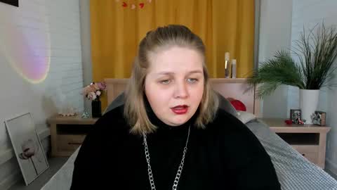 Snapshot of sladadeew chatting on February 21, 9:23 am Slada Deew online show from February 21, 9:23 am