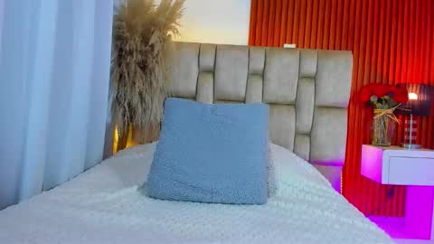 Whitnet  online show from February 26, 9:47 pm