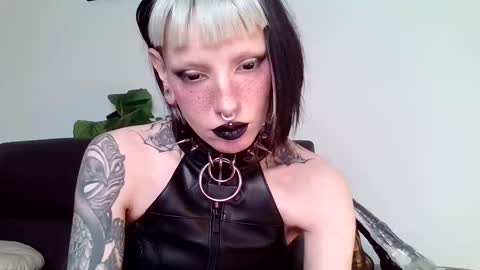 sleeperly online show from November 17, 4:51 pm