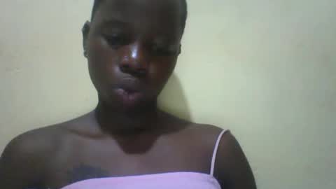 Snapshot of slim_petite_ebony chatting on February 21, 3:01 am slim_petite_ebony online show from February 21, 3:01 am