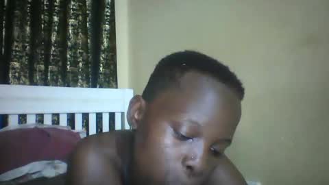 Snapshot of slim_petite_ebony chatting on December 15, 9:31 pm slim_petite_ebony online show from December 15, 9:31 pm