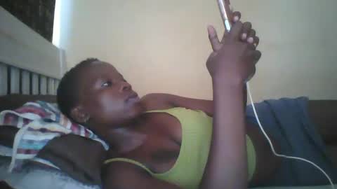 Snapshot of slim_petite_ebony chatting on December 17, 11:49 am slim_petite_ebony online show from December 17, 11:49 am