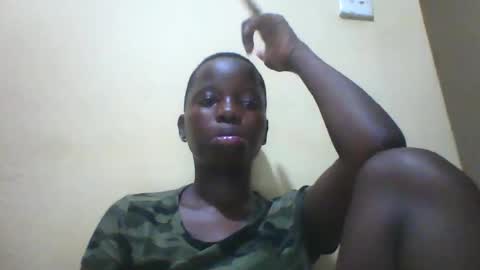Snapshot of slim_petite_ebony chatting on February 5, 9:50 pm slim_petite_ebony online show from February 5, 9:50 pm