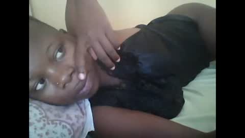 Snapshot of slim_petite_ebony chatting on December 12, 8:36 am slim_petite_ebony online show from December 12, 8:36 am