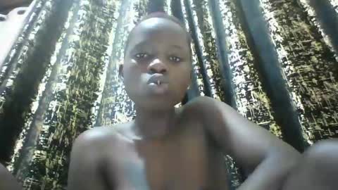Snapshot of slim_petite_ebony chatting on January 15, 9:41 pm slim_petite_ebony online show from January 15, 9:41 pm