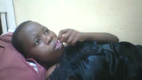 Snapshot of slim_petite_ebony chatting on February 1, 10:55 pm slim_petite_ebony online show from February 1, 10:55 pm