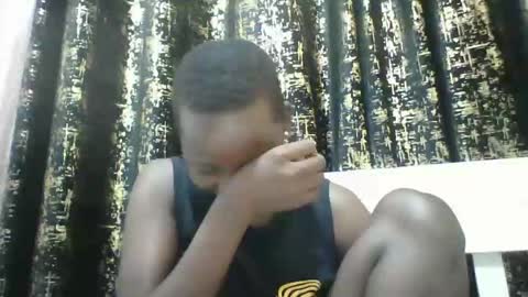 Snapshot of slim_petite_ebony chatting on January 26, 1:52 am slim_petite_ebony online show from January 26, 1:52 am