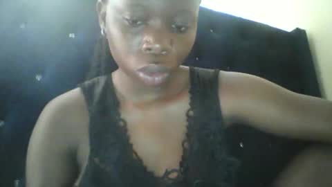 Snapshot of slim_petite_ebony chatting on October 9, 5:33 am slim_petite_ebony online show from October 9, 5:33 am