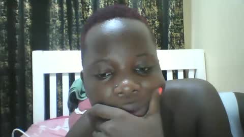 Snapshot of slim_petite_ebony chatting on January 2, 10:55 pm slim_petite_ebony online show from January 2, 10:55 pm