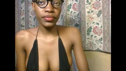 Snapshot of slimkatie__ chatting on September 9, 12:43 am slimkatie__ online show from September 9, 12:43 am