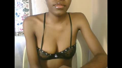 Snapshot of slimkatie__ chatting on September 20, 4:38 pm slimkatie__ online show from September 20, 4:38 pm