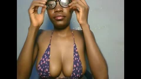 Snapshot of slimkatie__ chatting on September 11, 4:13 am slimkatie__ online show from September 11, 4:13 am