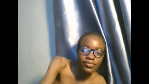 Snapshot of slimkatie__ chatting on September 18, 3:43 pm slimkatie__ online show from September 18, 3:43 pm