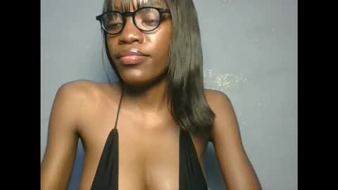 Snapshot of slimkatie__ chatting on September 17, 3:21 pm slimkatie__ online show from September 17, 3:21 pm