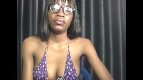 Snapshot of slimkatie__ chatting on September 10, 12:54 am slimkatie__ online show from September 10, 12:54 am